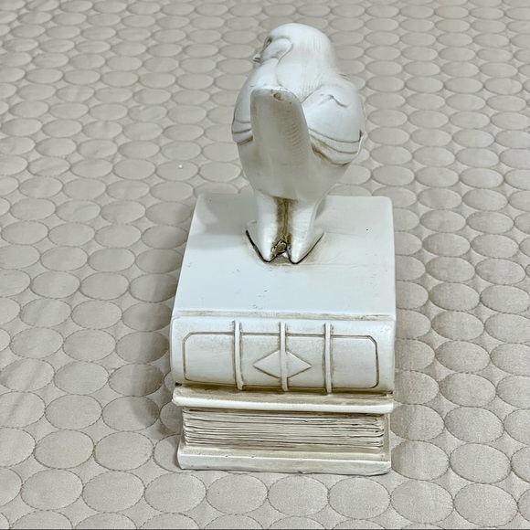 🌱 SOLD Bird on a Book Home Decor - Picture 4 of 6